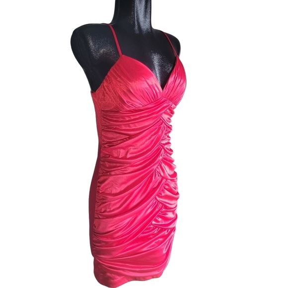 City Triangles Red Ruched Bodycon Cocktail Dress L - Picture 3 of 8